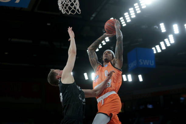 在抢断方面 在抢断方面