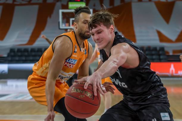 国国家队的 国国家队的